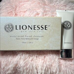 Lioness White Pearl Facial Cleanser - Cream and Silver